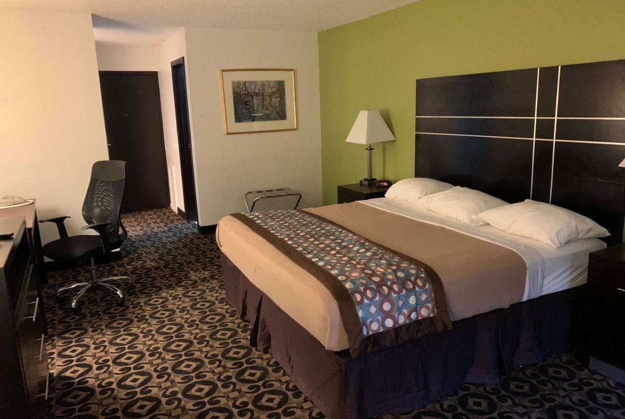Travelodge By Wyndham Torrington Exterior photo